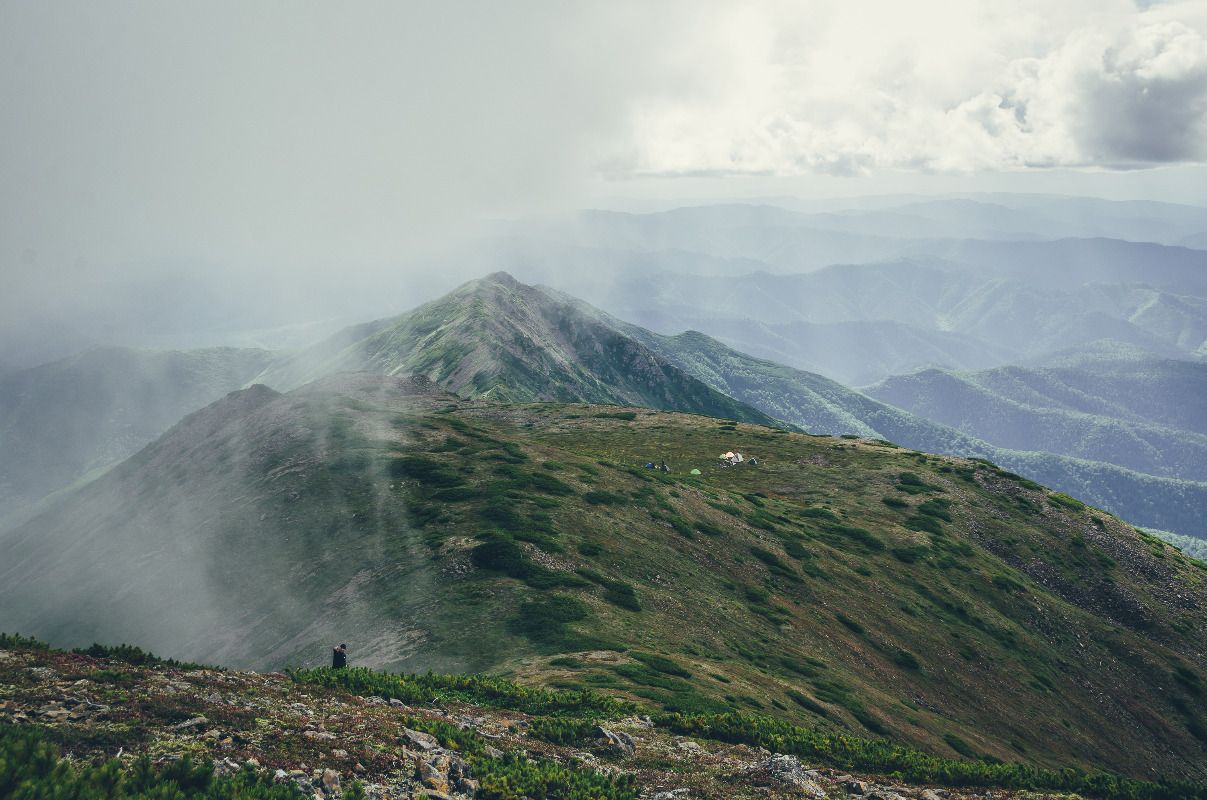 Основание горы 7. Гора Лопатина. Район в Армении с видом на самую высокую гору. Сообщение про восточные сахалинские горы. Гора Краснова на Сахалине.