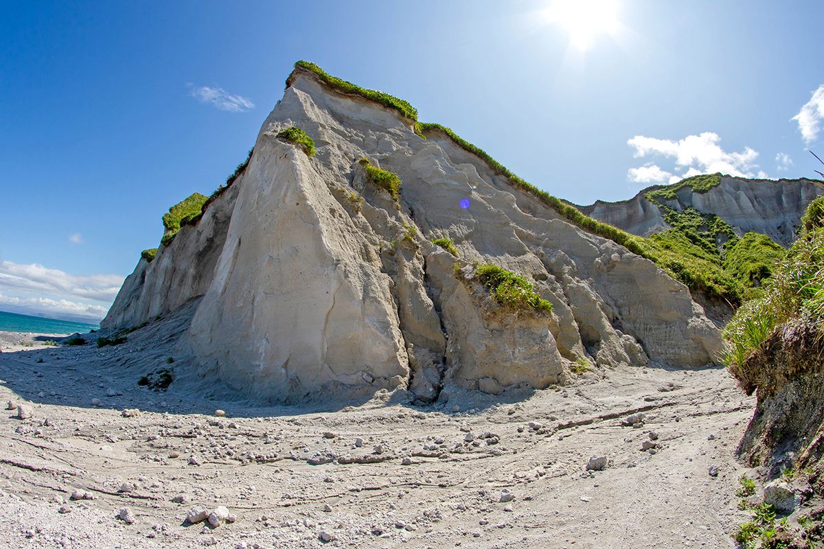 Белые скалы итуруп фото